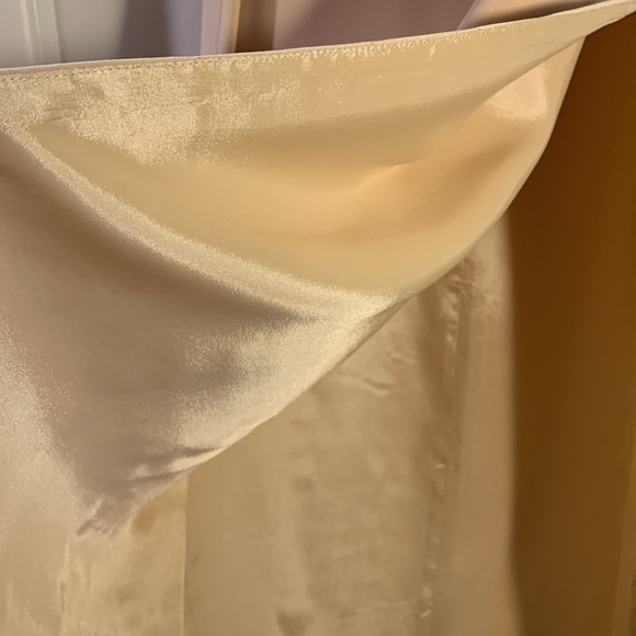 GILAR long formal lined skirt. Soft gold. Side split. Darts front & back.  8. XC - Picture 3 of 5